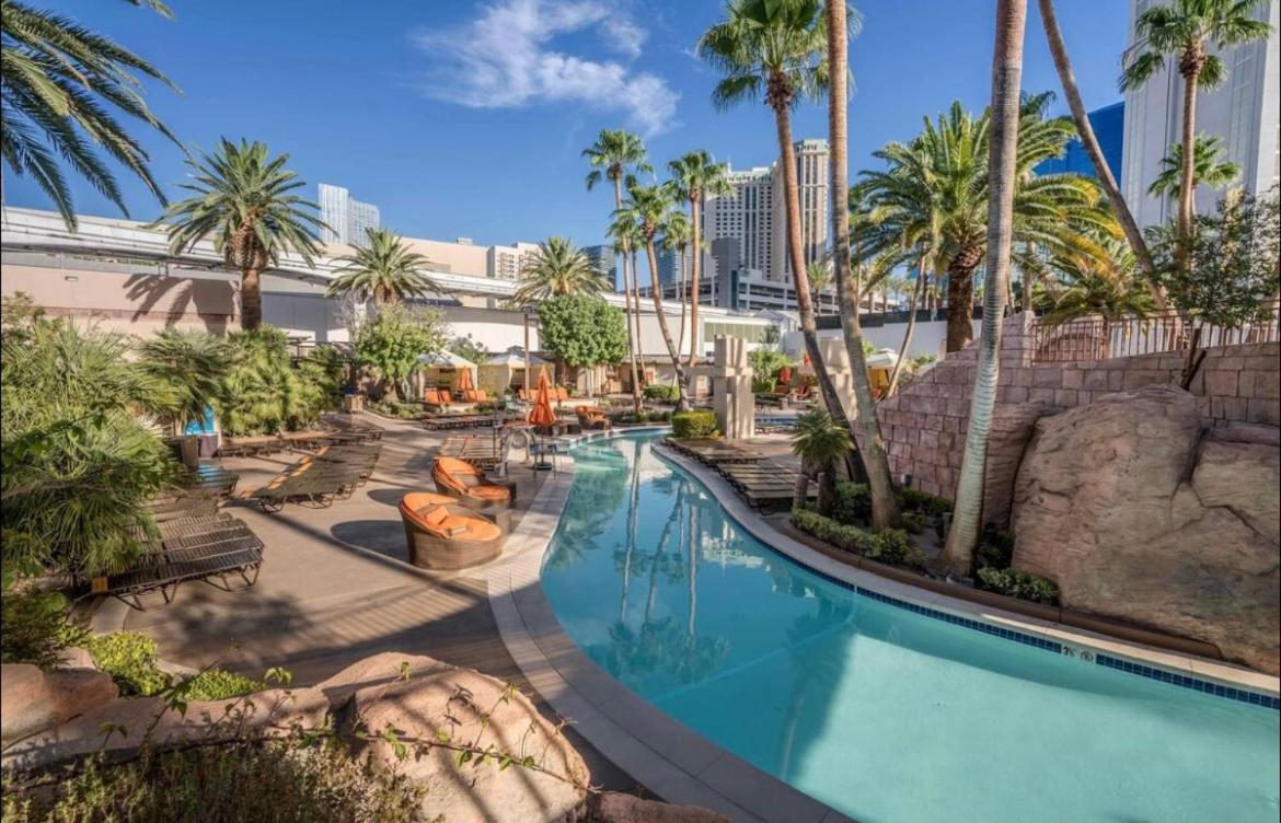 The Fantasy Suite Mgm Signature Pool View Лас-Вегас Экстерьер фото